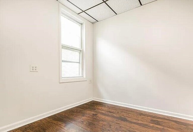 Foto del edificio - 385 Princeton Ave