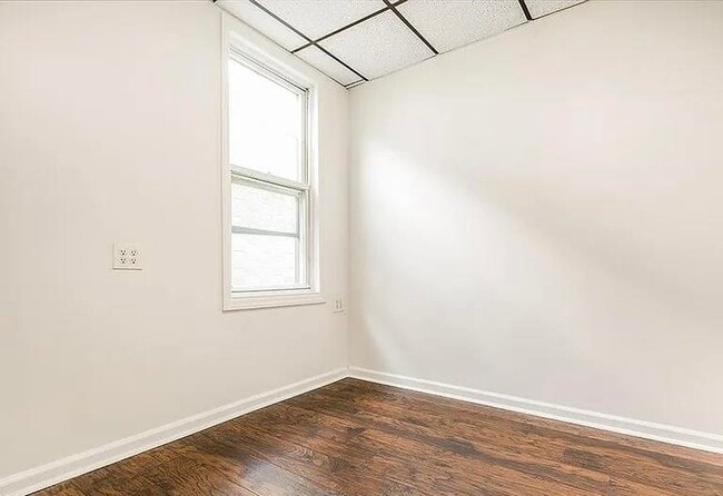 Building Photo - 385 Princeton Ave