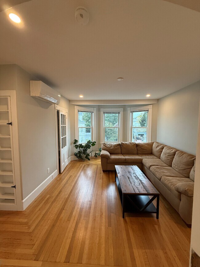 Foto del edificio - 15 Willow Ave