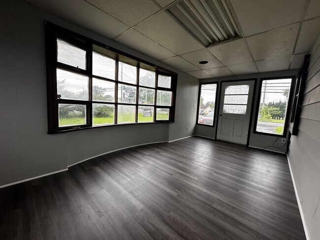 Building Photo - 113 Middleway Pike