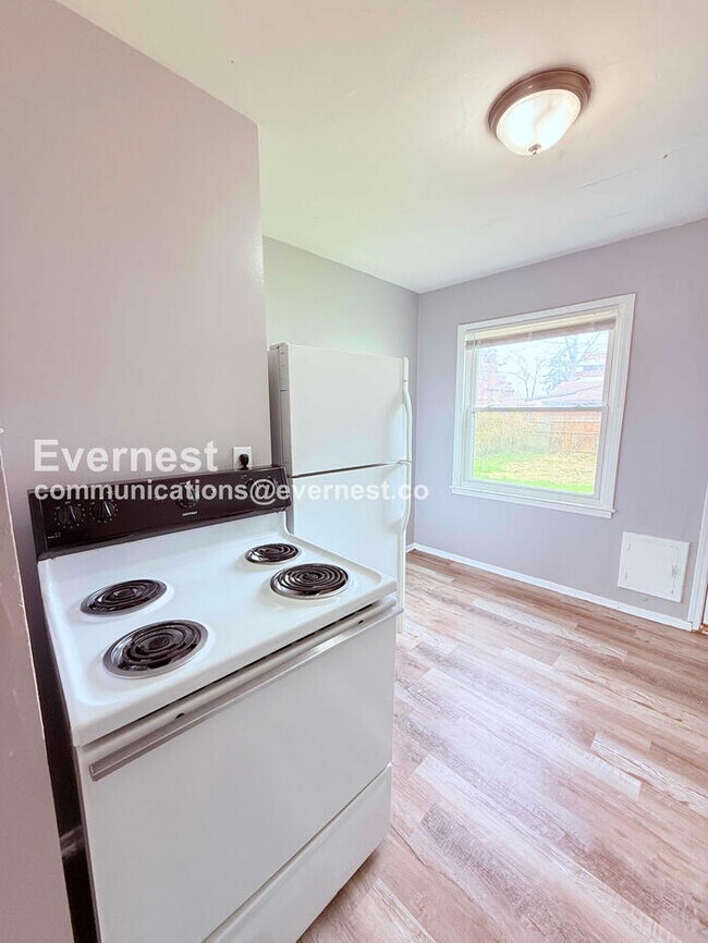 Foto del edificio - 17137 Ontario St