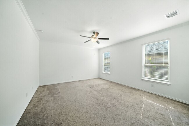 Foto del edificio - 15011 Old Horseshoe Lake Dr