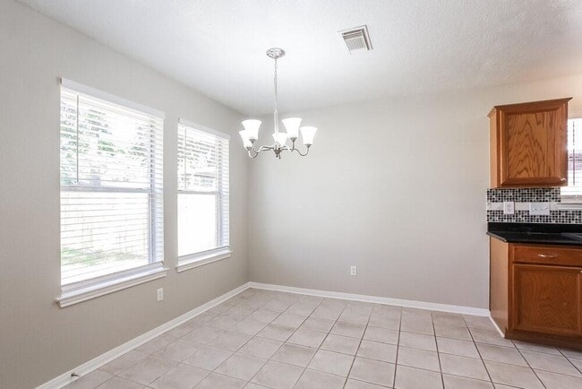 Building Photo - 3030 Hummingbird Ln