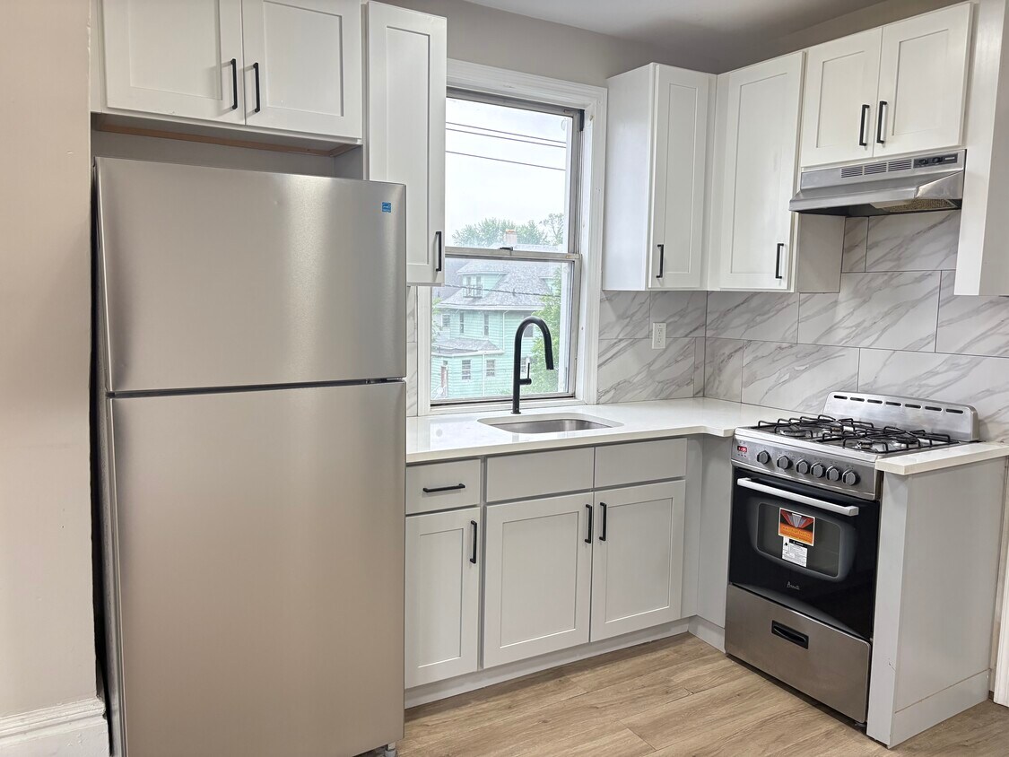 Foto principal - 307 Avon Ave