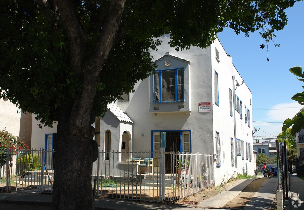Foto del edificio - 532 N Alexandria Ave