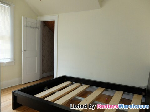 Building Photo - 2346 McKinley St NE