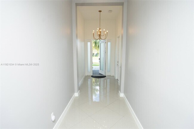 Building Photo - 10660 S Lago Vista Cir