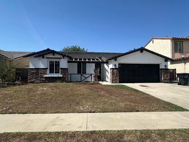 Building Photo - Newly Updated Home Available Now!