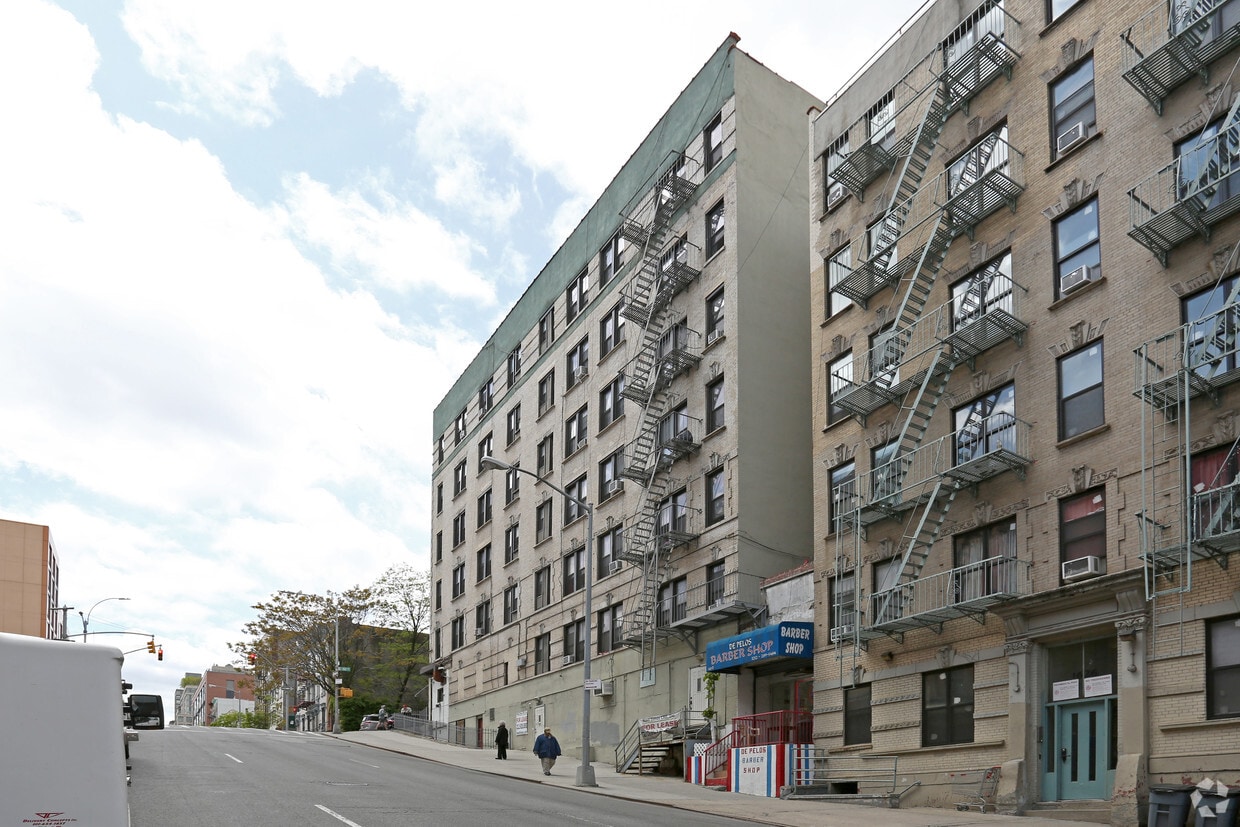 Building Photo - 1621 Lexington Ave