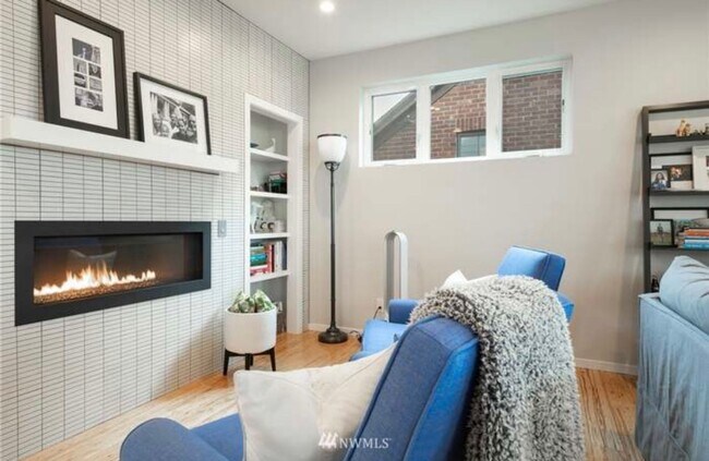 Foto del edificio - Open Contemporay Light Filled Home - Mt. B...
