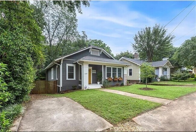 Building Photo - 1450 Graham St SW