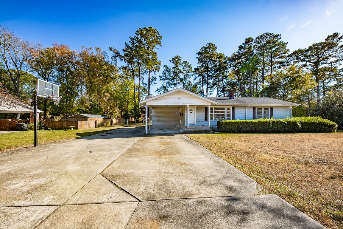 Primary Photo - 1009 Park Dr