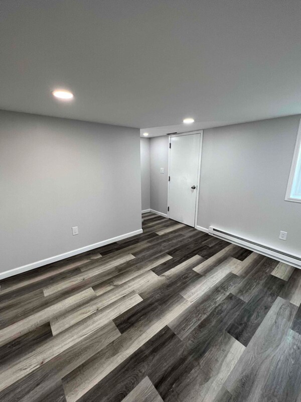 Building Photo - 74 Romar Ave