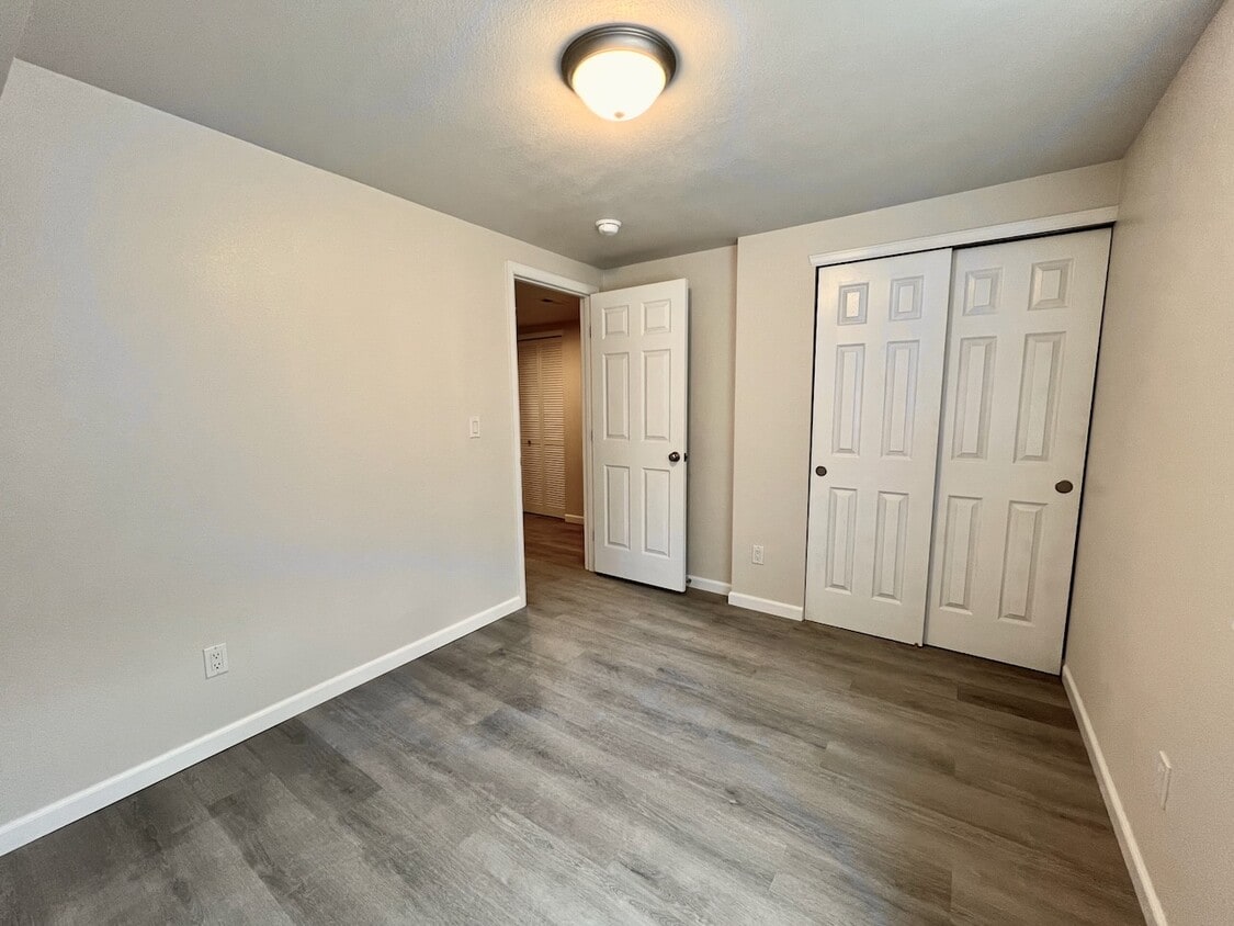 Building Photo - 9400 E Iliff Ave