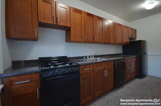 Building Photo - 2035 Commonwealth Ave