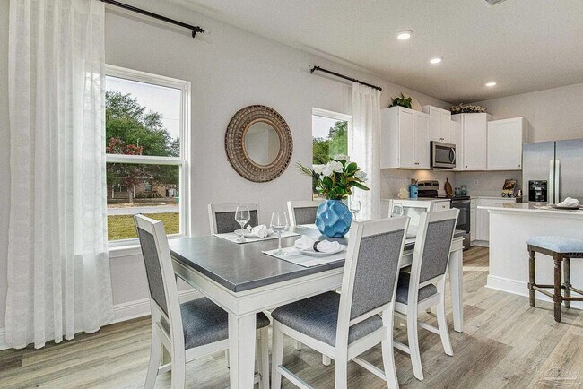 Foto del edificio - 1308 Leeway Dr