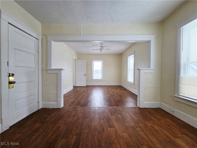 Foto del edificio - 110 Bell Ave