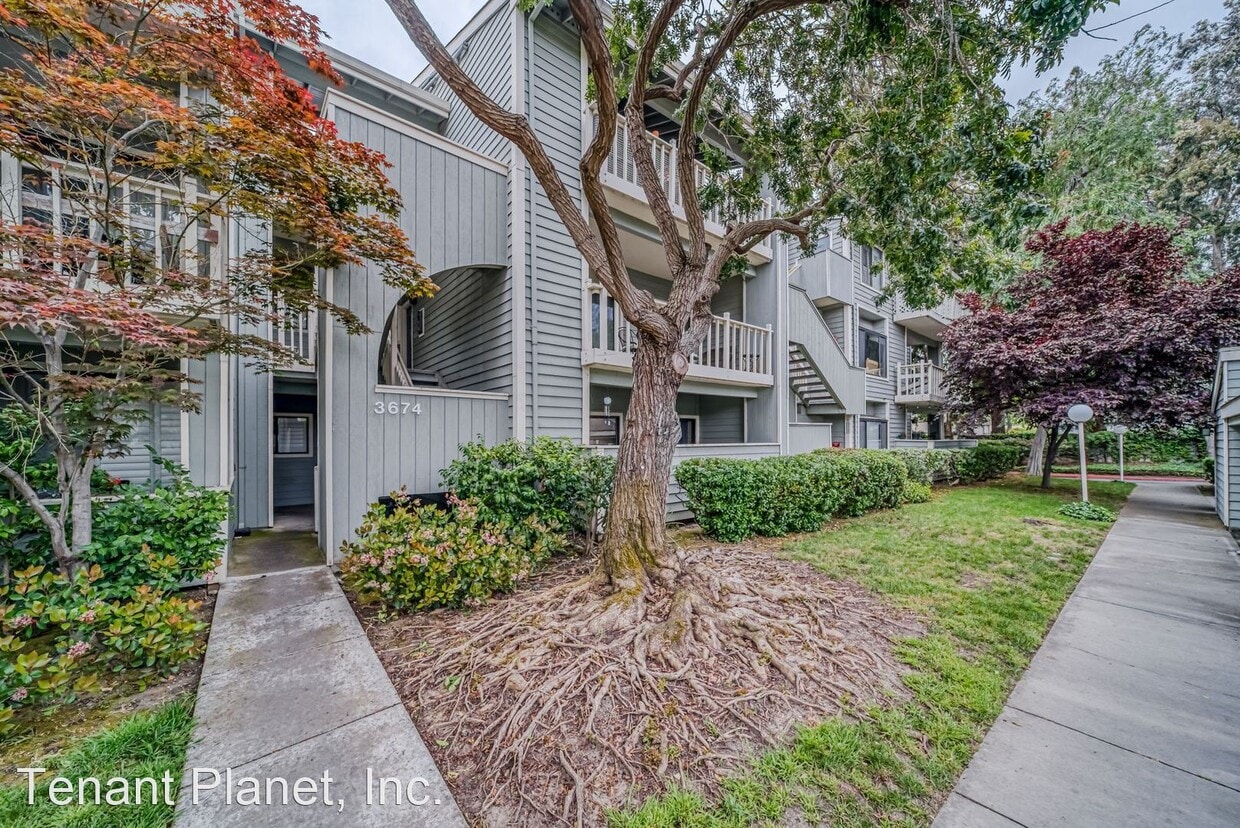 Primary Photo - 2 br, 2 bath House - 3674 Oakwood Ter Unit...