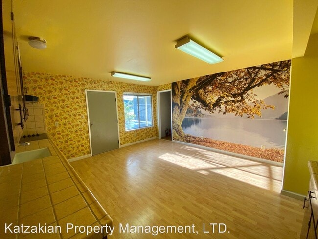Foto del edificio - 3 br, 2 bath House - 2001 E. Eight Mile Rd.