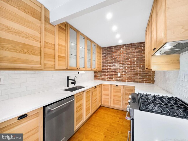 Foto del edificio - 2725 39th St NW