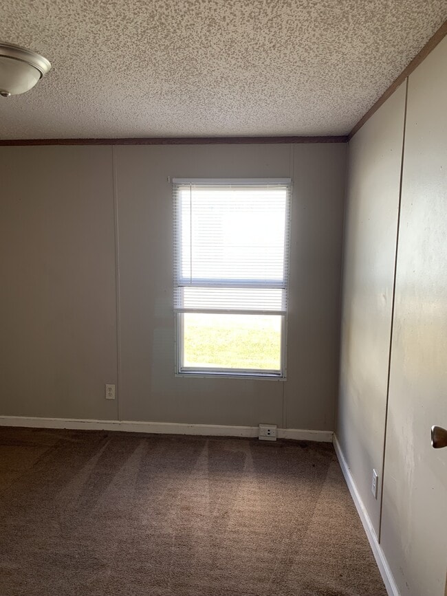 Building Photo - 154 Zackary St