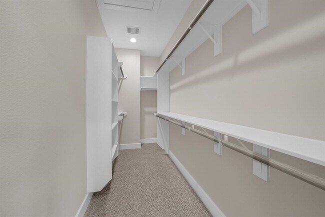 Foto del edificio - 5904 Gardendale Dr