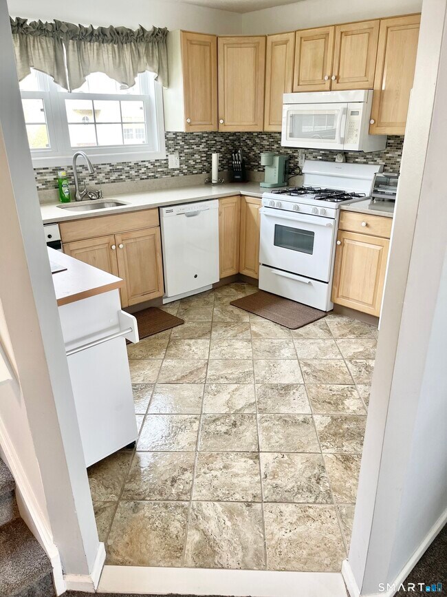 Foto del edificio - 2390 State St