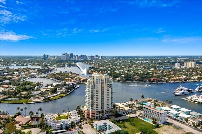 Foto del edificio - 3055 Harbor Dr