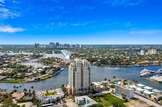 Building Photo - 3055 Harbor Dr