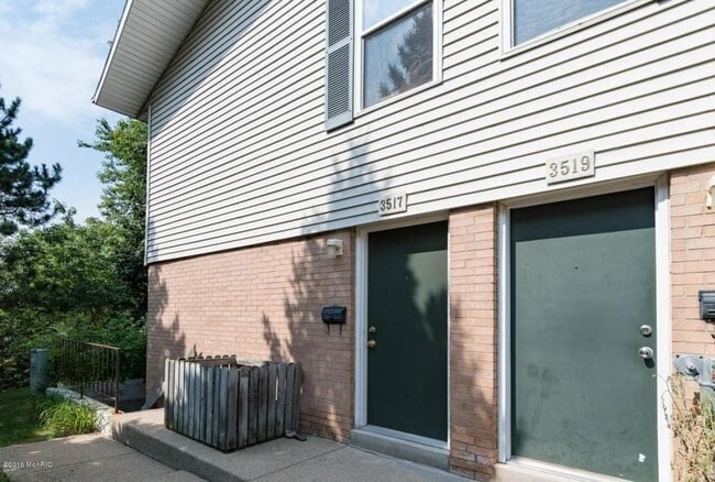 Building Photo - 3517 Kenbrooke Ct