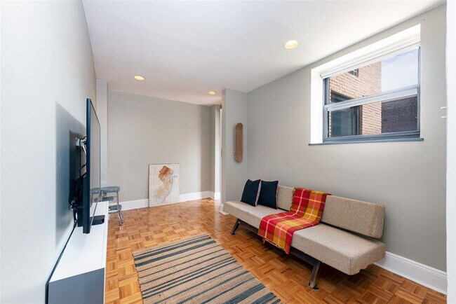 Foto del edificio - 50 Glenwood Ave