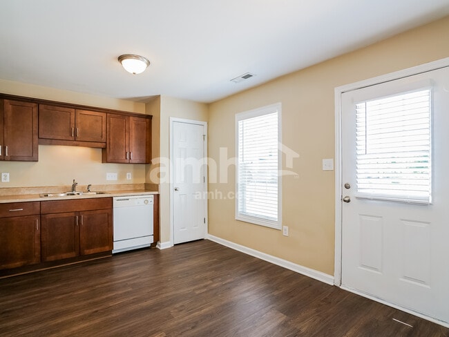 Foto del edificio - 87 Wolf Creek Ln