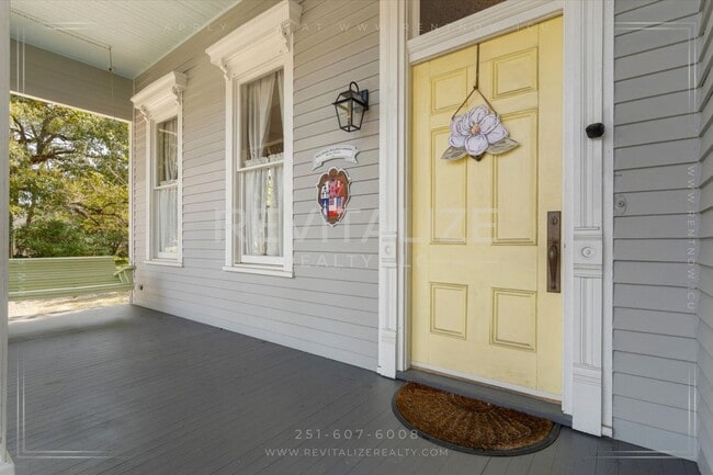 Foto del edificio - Beautiful Victorian Home in the Heart of S...