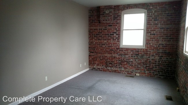 Building Photo - 309 N Jefferson St