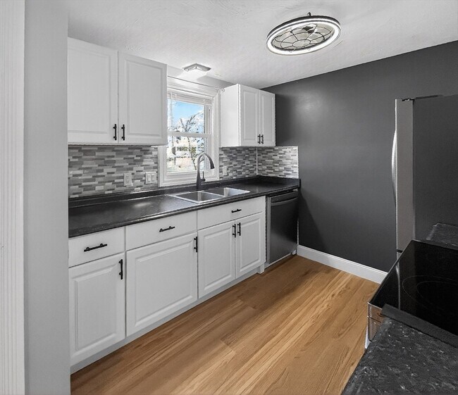 Foto del edificio - 213 Bayberry Hill Ln