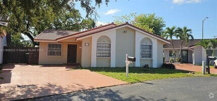 Building Photo - 7511 SW 114th Ct