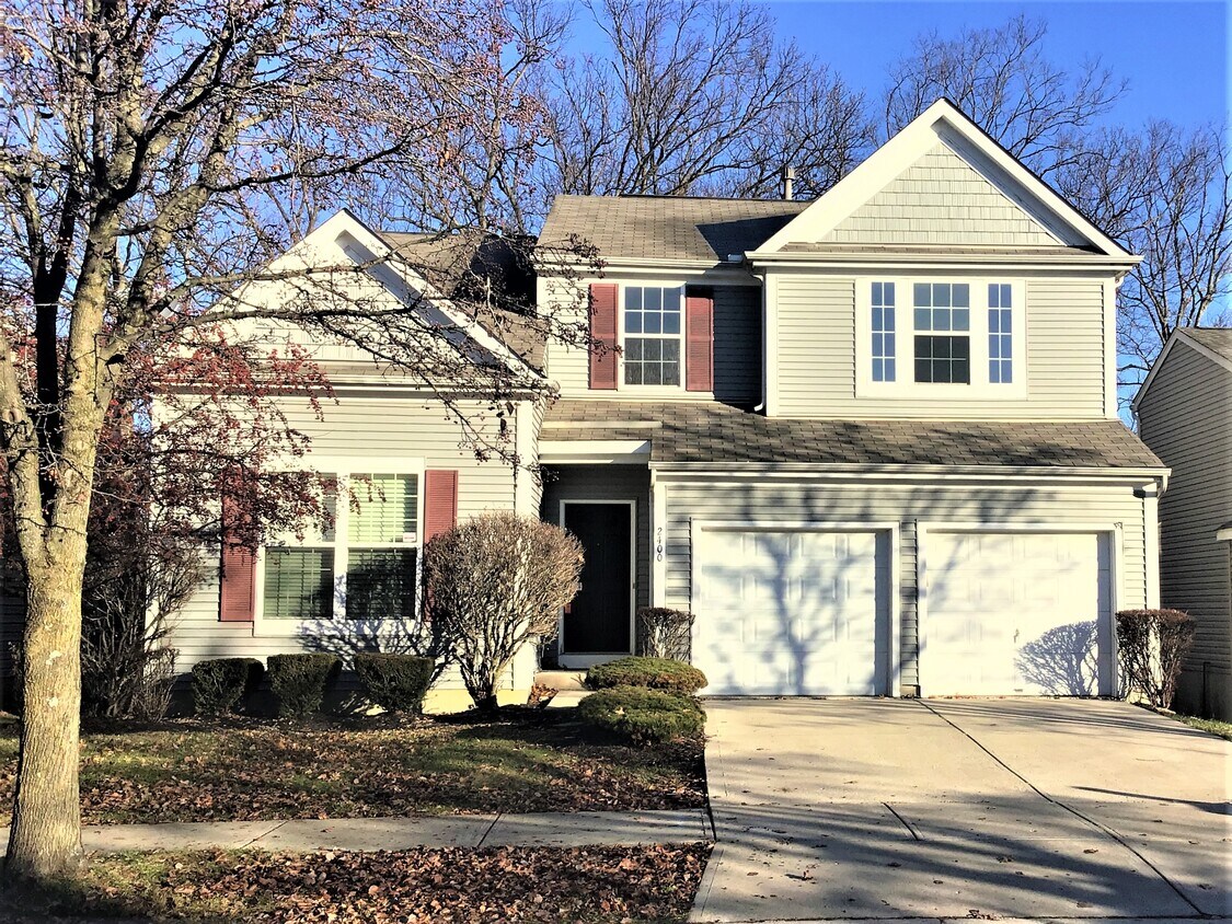 Primary Photo - 2400 Oaktree Place