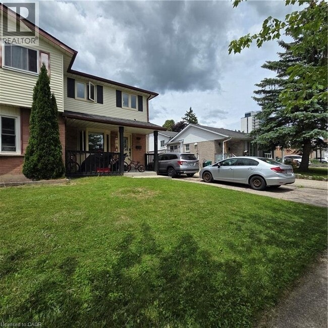 Building Photo - 158 Newbury Dr
