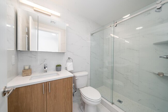 Building Photo - 1410 Palisade Ave