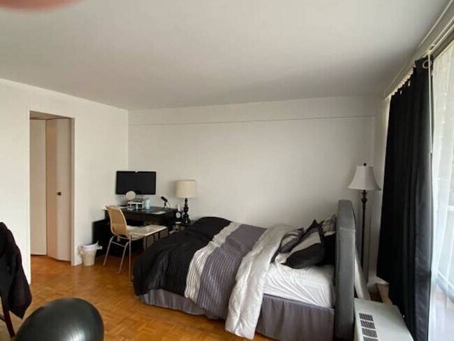 Foto del edificio - 45 Longwood Ave