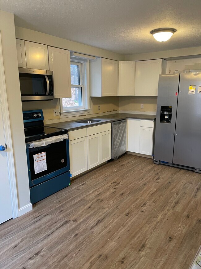 Kitchen - 9 Knox Ct