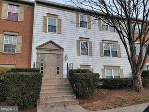 Building Photo - 9220 Niki Pl