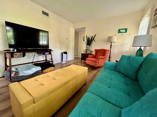 Foto del edificio - 4230 Y St