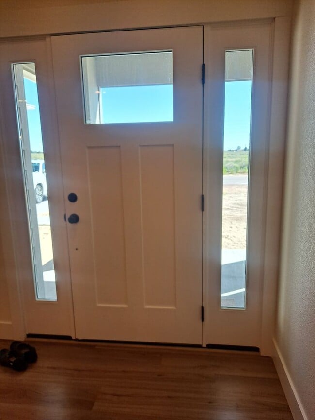 Building Photo - ALL PROSPECTIVE TENANTS MUST SUBMIT A $58 ...