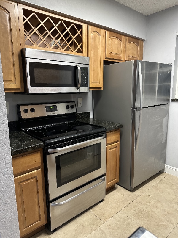 Photo - 2810 N Oakland Forest Dr Apartment