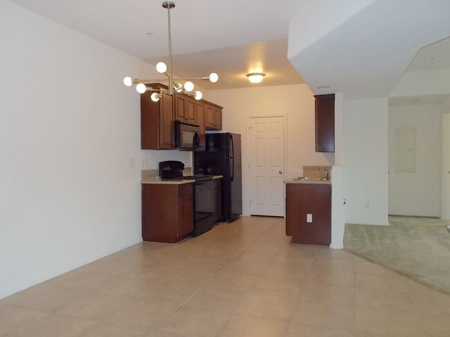 Building Photo - 3550 Bay Sands Dr