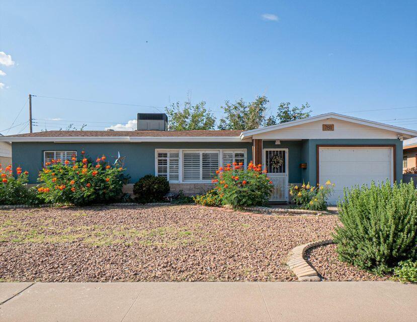 Foto principal - 7811 Cielo Vista Dr