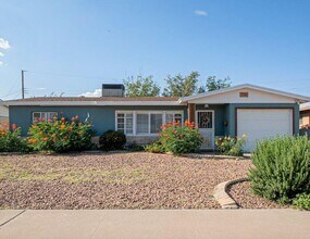 Building Photo - 7811 Cielo Vista Dr