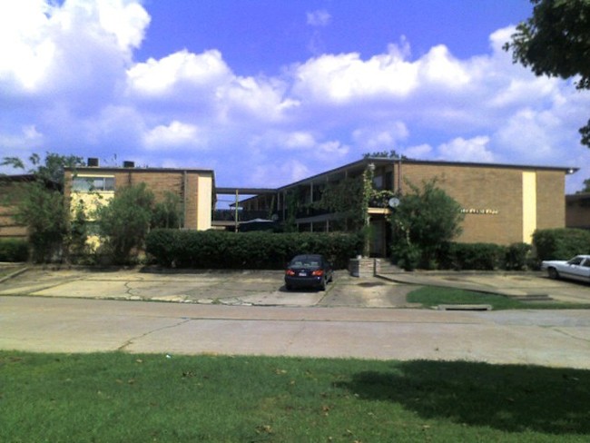 Building Photo - Century Apartments