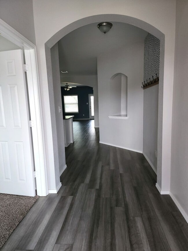 Building Photo - 1808 Fall Creek Ct